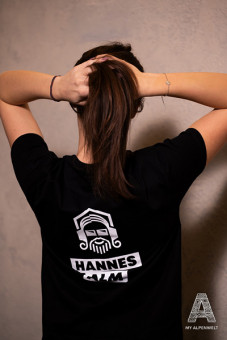 Black T-shirtBackprint Hannes Alm Logo with pattern and Hannes Alm logo on the front