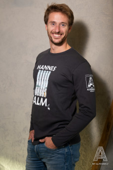 HANNES ALM LONGSLEEVE 1